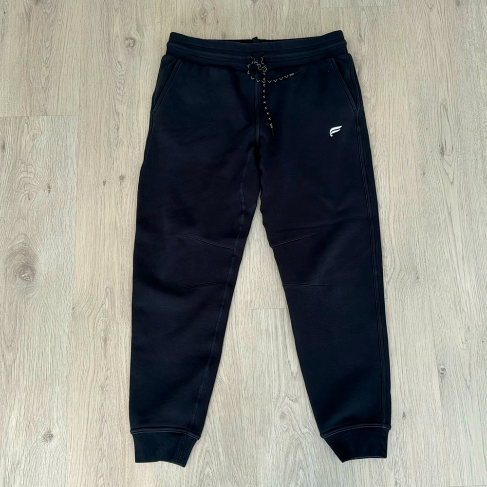 Black drawstrong cropped joggers sweatpants